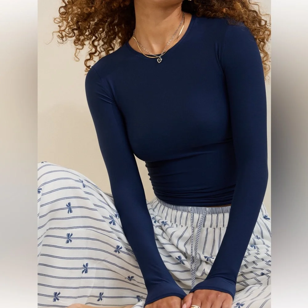 NWT Aerie Smoothez Long Sleeve Crew T-Shirt Navy Blue Large Fitted Smoothing Top - Picture 2 of 5